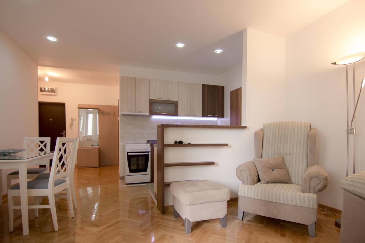 Apartments Near St. Sava Temple Belgrado Exterior foto